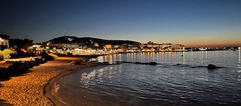 Appartement Climatisé vue Imprenable sur Mer. 2 ch. Salon Cuisine SB Terrasse