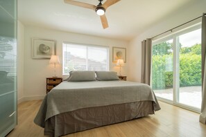 3 habitaciones, tabla de planchar con plancha y cuna de viaje 