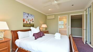 3 bedrooms, iron/ironing board, free WiFi