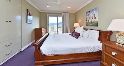 Villa 3br Gruner Veltliner located within Cypress Lakes Resort
