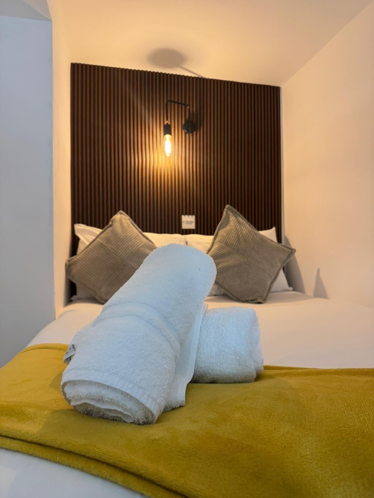 Standard Studio, Ensuite