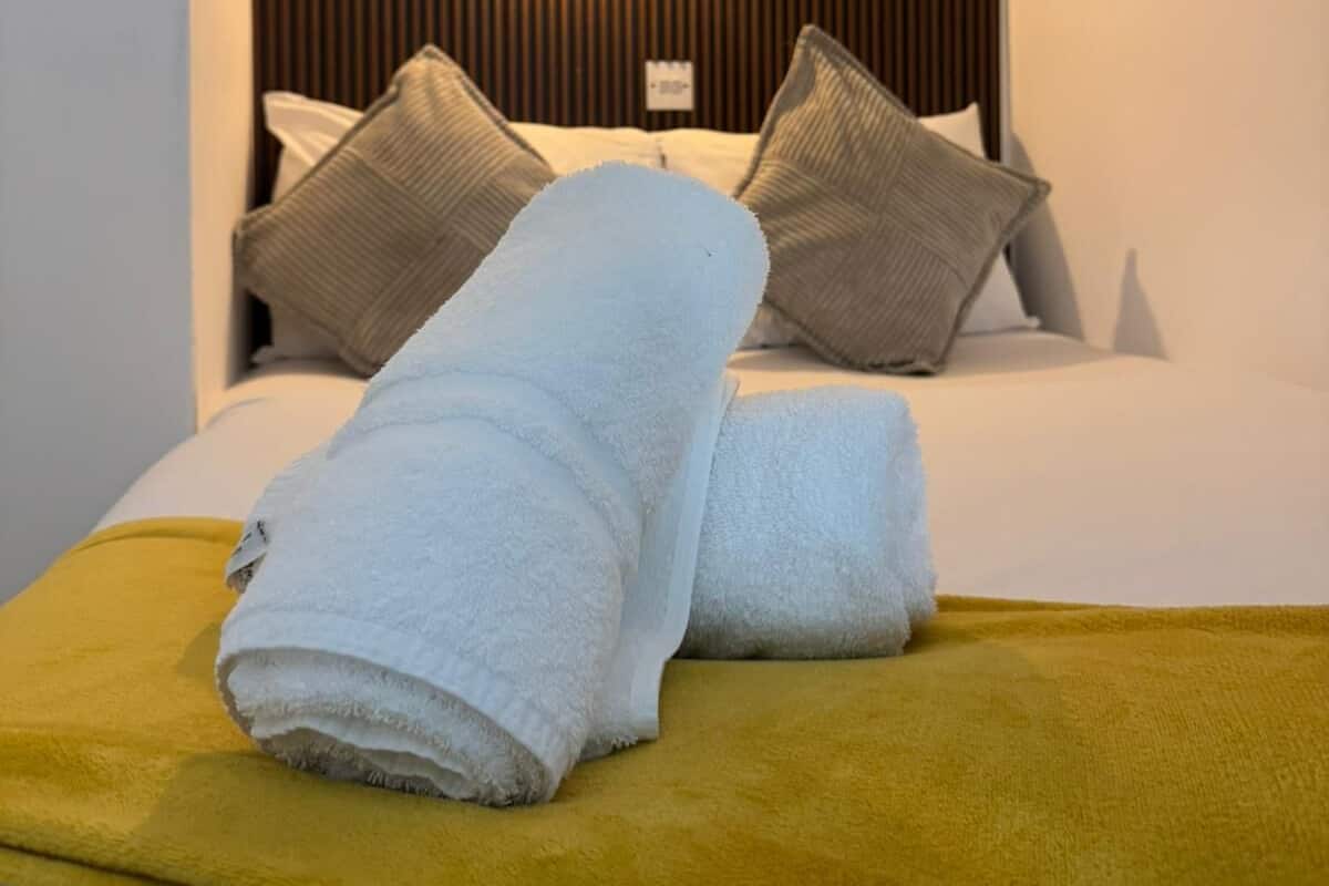 Standard Studio, Ensuite