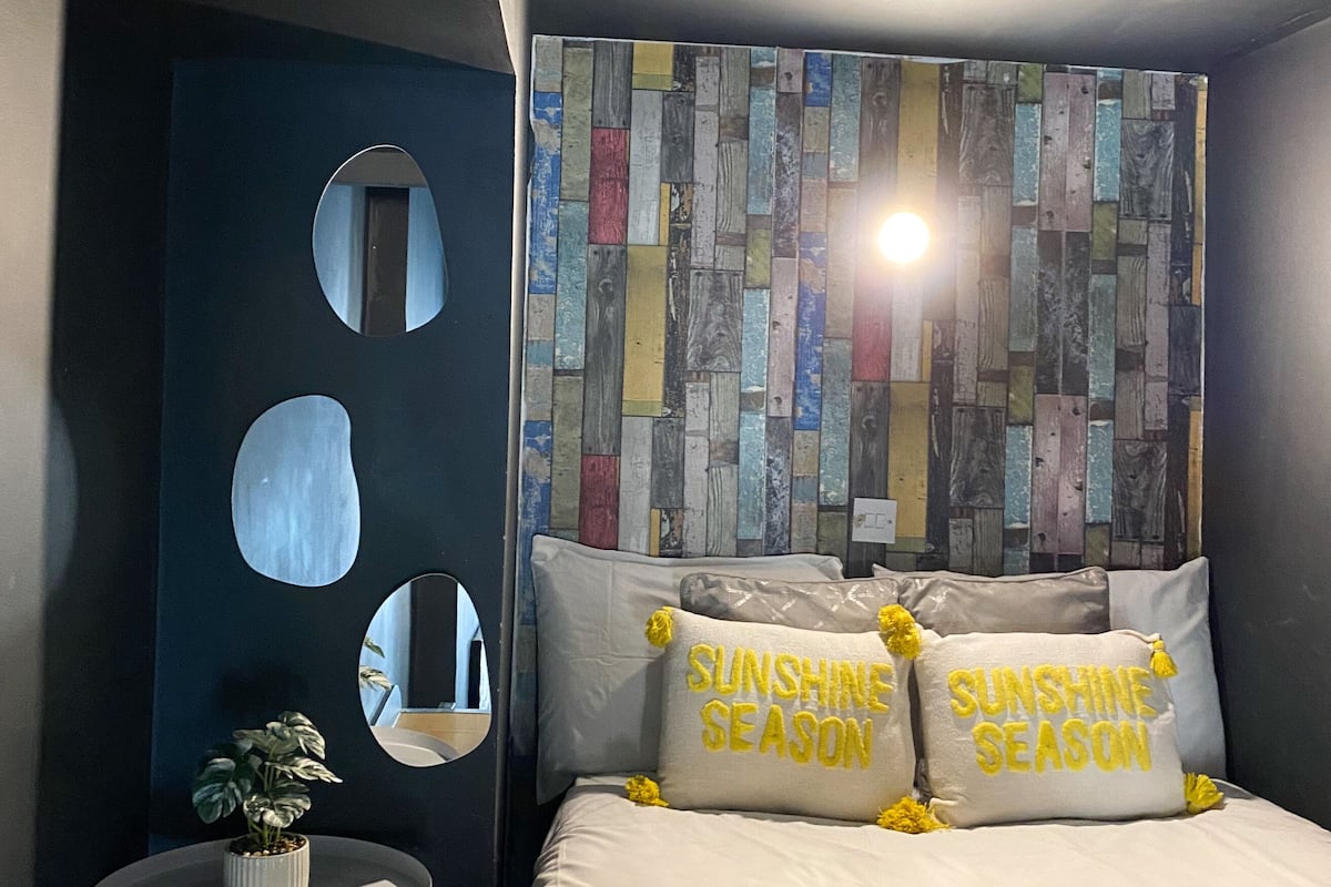 Standard Studio, Ensuite