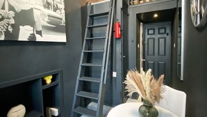 Studio – standard, eget bad | Blendingsgardiner, strykejern/-brett og wi-fi (inkludert)