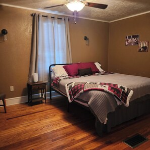 2 bedrooms, iron/ironing board, free WiFi, bed sheets