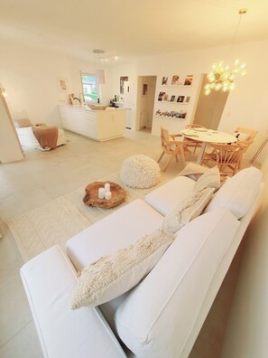 1 bedroom, in-room safe, free WiFi, bed sheets - DIE Zeil 5 Ferienwohnung Deluxe im Rheingau - Calm Down Just Relax (Eltville am Rhein)