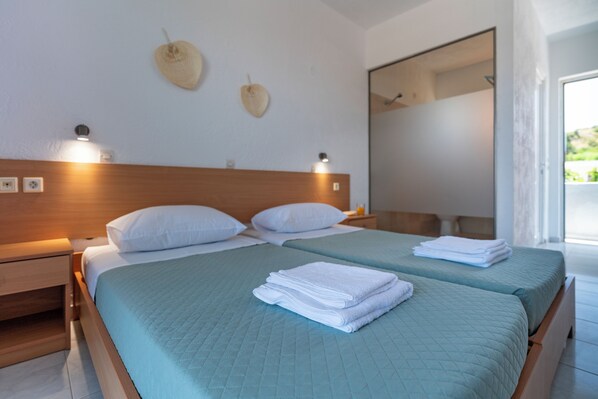 Minibar, Schreibtisch, Bügeleisen/Bügelbrett, kostenloses WLAN