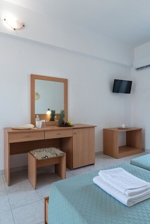 Minibar, desk, iron/ironing board, free WiFi - Yiasemi Faliraki rooms (Rhodes)