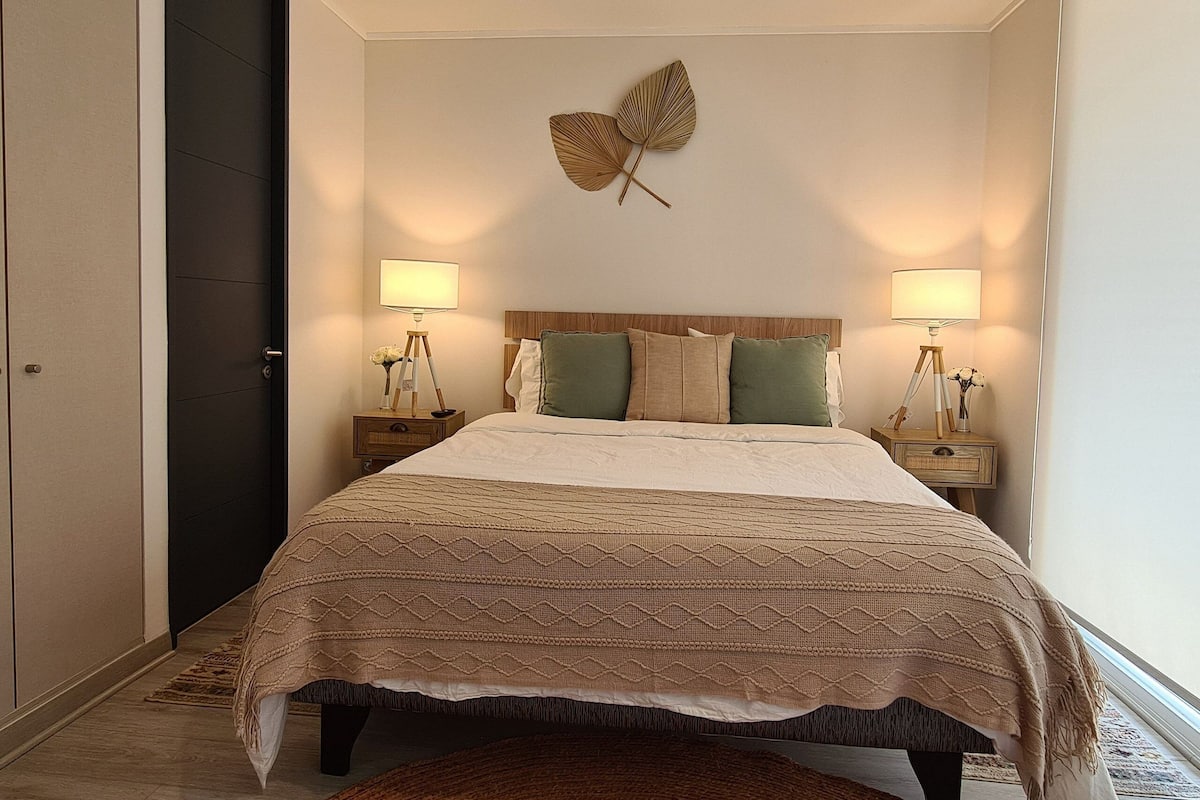 Chambre Confort double, 1 lit double, balcon, vue sur la piscine | 1 chambre, literie de qualité, lit avec matelas en mousse à mémoire