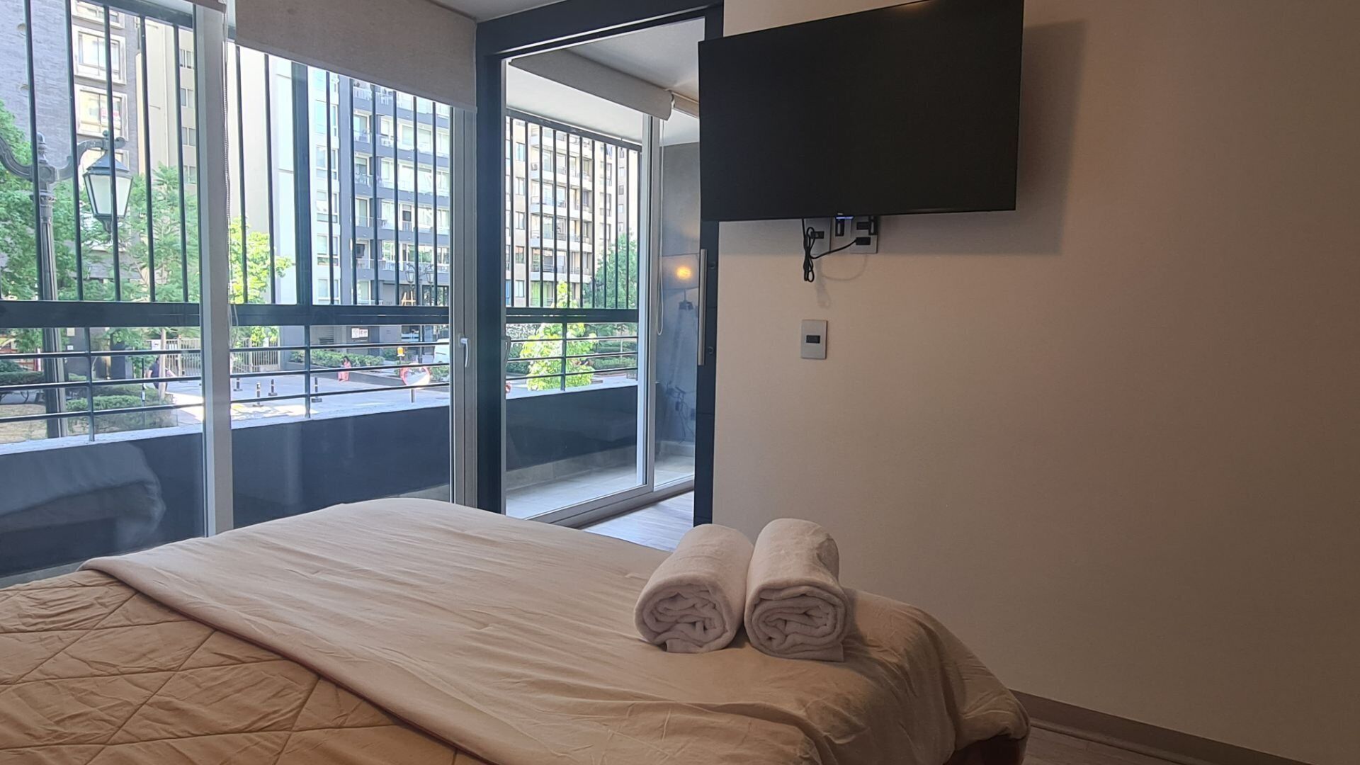 スーペリア アパートメント (2) | 高級寝具、羽毛の掛け布団、低反発ベッド、客室ごとに異なる装飾