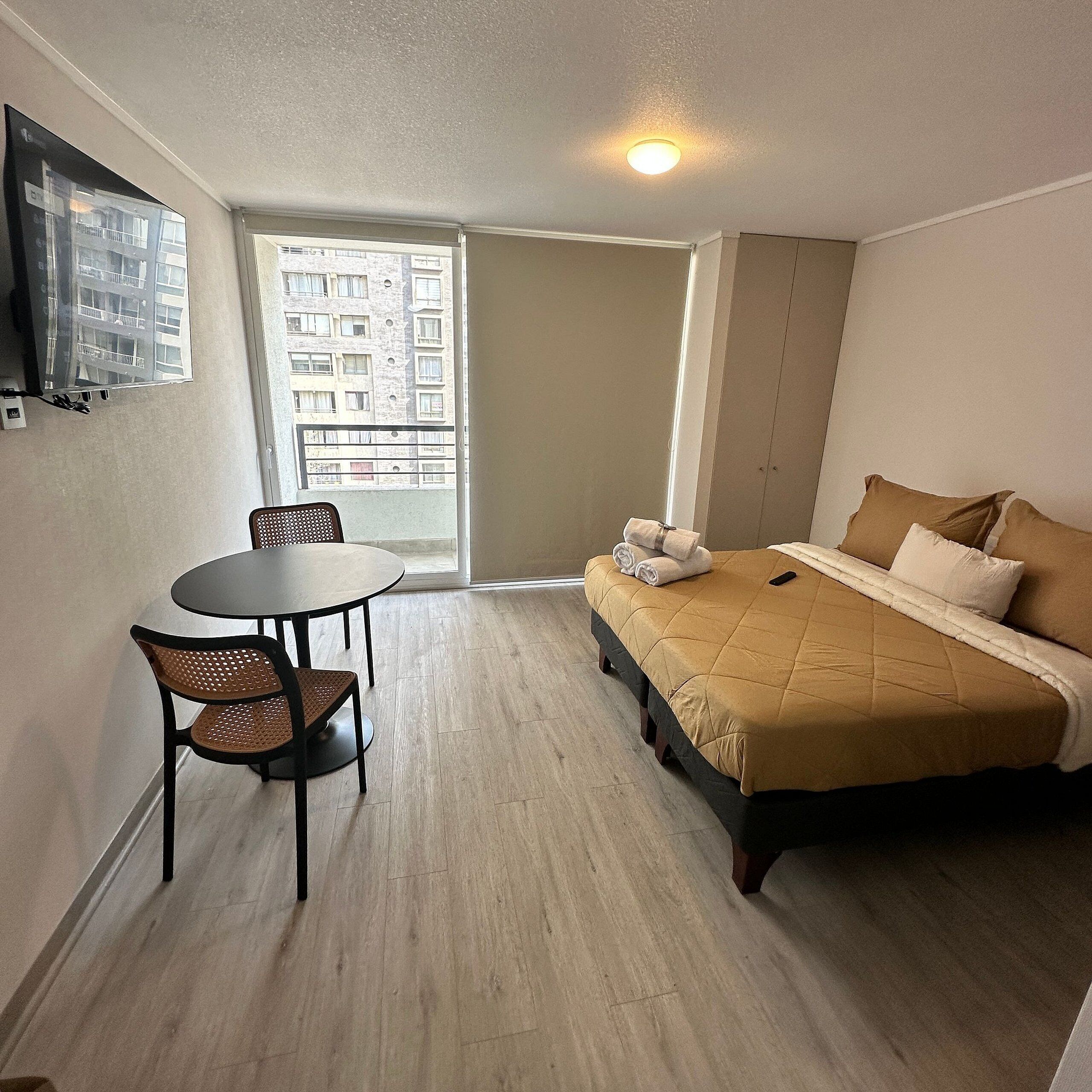 スタジオスイート (3) | 高級寝具、羽毛の掛け布団、低反発ベッド、客室ごとに異なる装飾