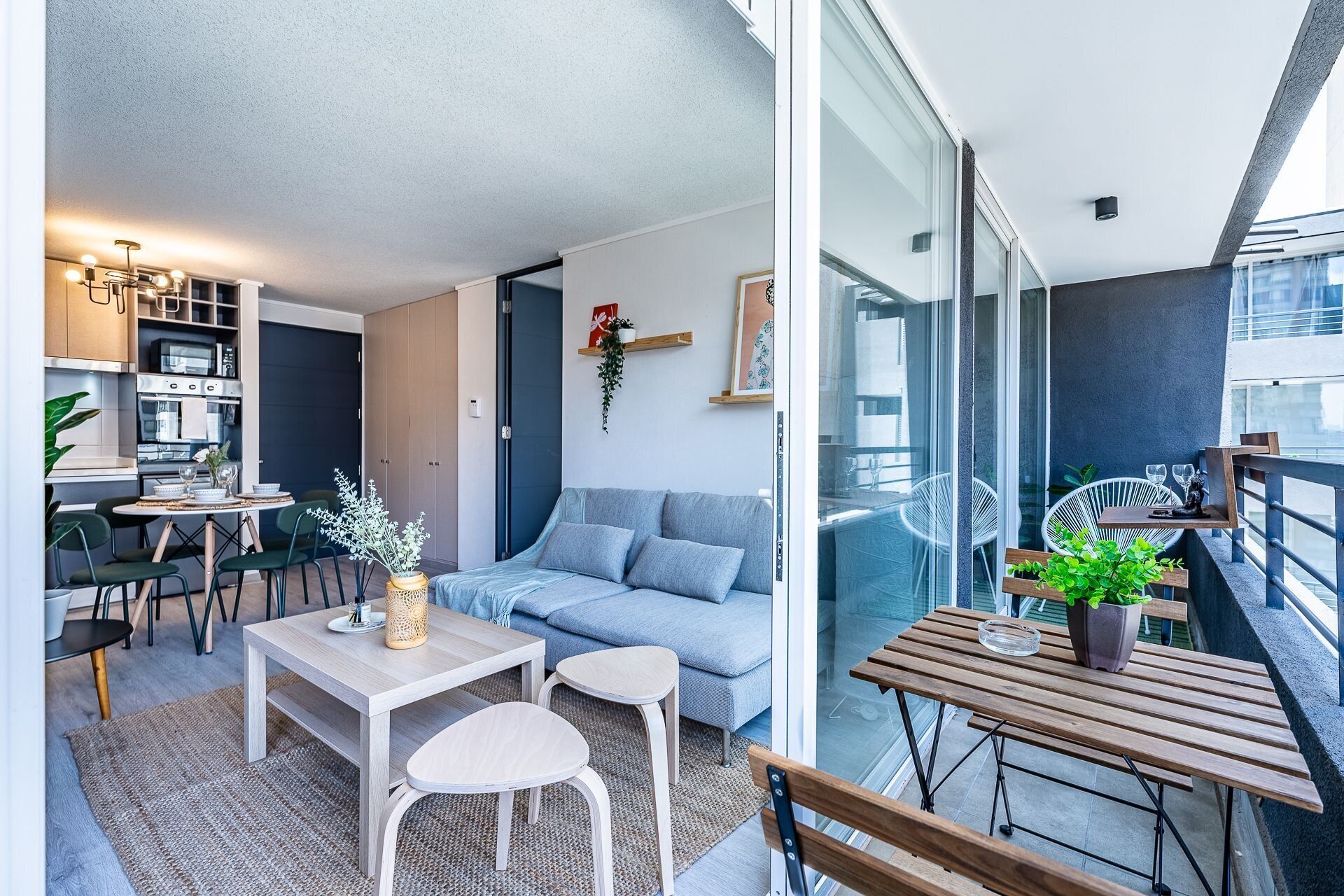 Apartment, 2 Bedrooms, Balcony, City View | Dining