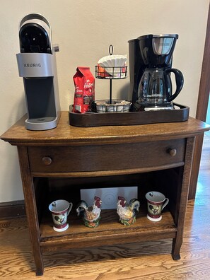 Interior - Walk anywhere on campus! 3BR home in College Heights. (State College)