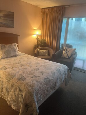 Free WiFi, bed sheets - Studio with kitchen 500 feet to beach (Myrtle Beach)