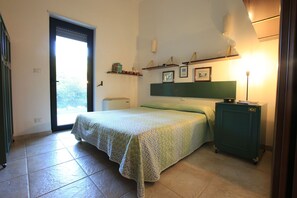 3 chambres, fer et planche à repasser, Wi-Fi gratuit, draps fournis