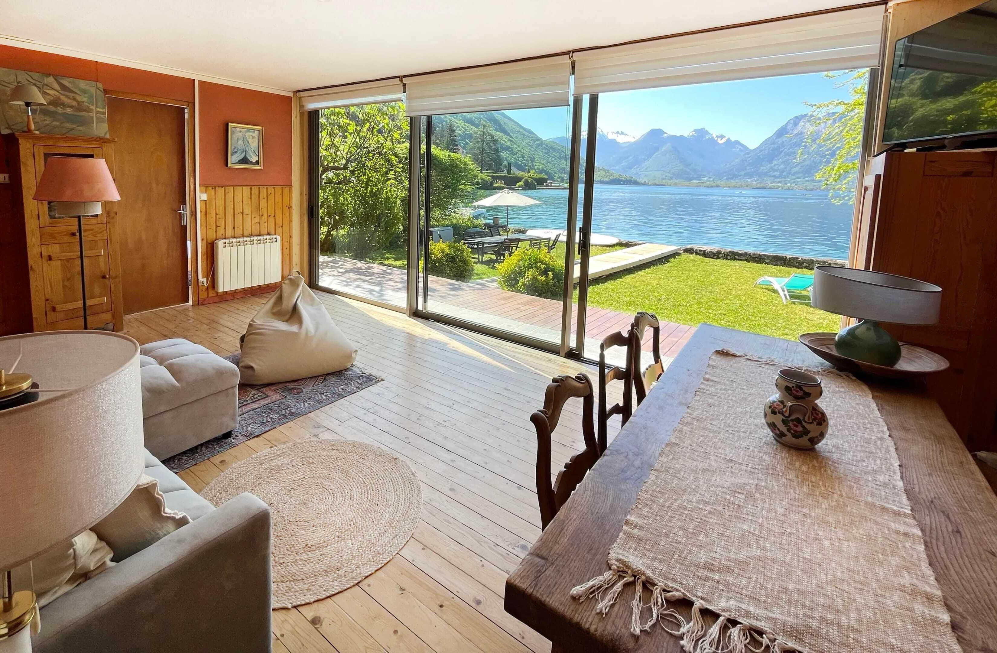 Homerez - Chalet Les Pieds Dans L'eau, Lac D'annecy - Lathuile