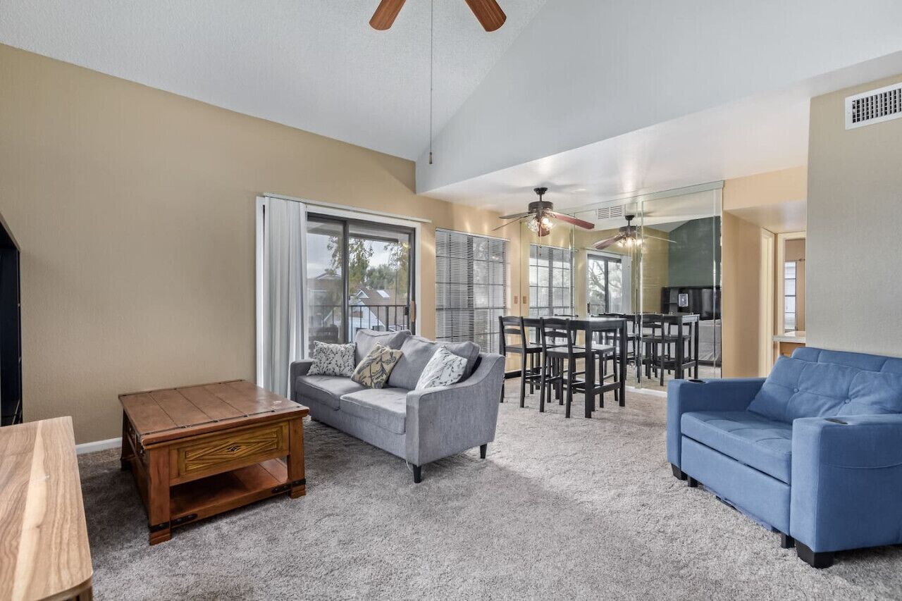 Apartment with Balcony | Near Glendale Community College