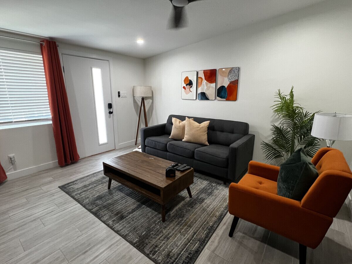 Sunsets on 67th | Central | Free Parking