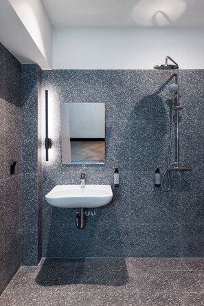 Double Room With Private Bathroom | Bathroom | Shower, towels, soap, shampoo