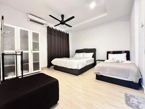 1 bedroom, desk, iron/ironing board, free WiFi - Leisure 1Bedroom Balcony Suites Gurney (george town)