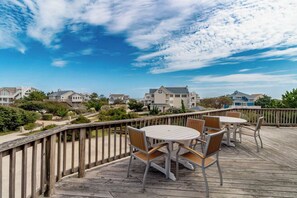 Outdoor dining - Spacious oceanside 5BR Corolla home w/ pool & hot tub just 250' to the beach! (Corolla)