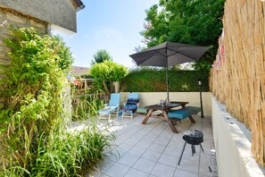 屋外ダイニングエリア