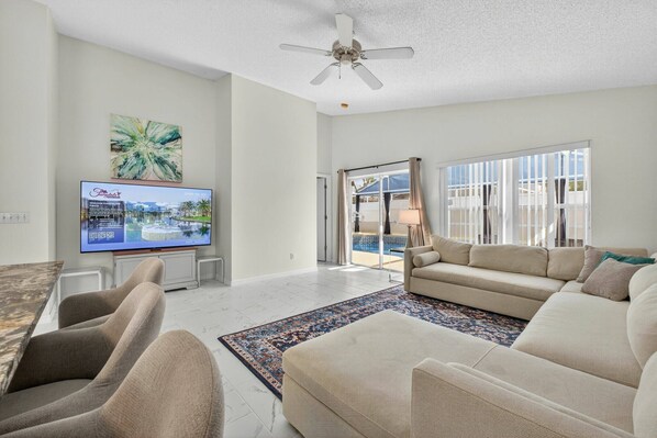 Fernseher, Tischtennisplatte