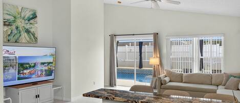 Télévision, table de tennis de table