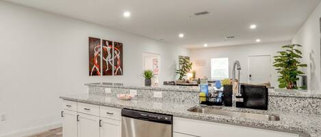 Fridge, microwave, stovetop, dishwasher