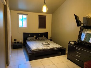 4 bedrooms, WiFi, bed sheets