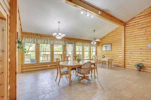 Peaceful Garden City Getaway w/ Grill & Fire Pit