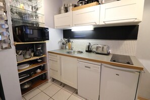 Micro-ondes, lave-vaisselle