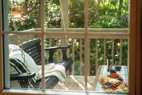 Chalet near Boone, Blowing Rock, Ski Resorts, App St. w/ Mt Views, Pool, Firepit