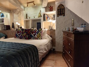 Family Room "Tourelle", Garden View