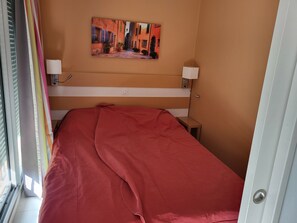 2 camere, ferro/asse da stiro, Wi-Fi gratuito, lenzuola