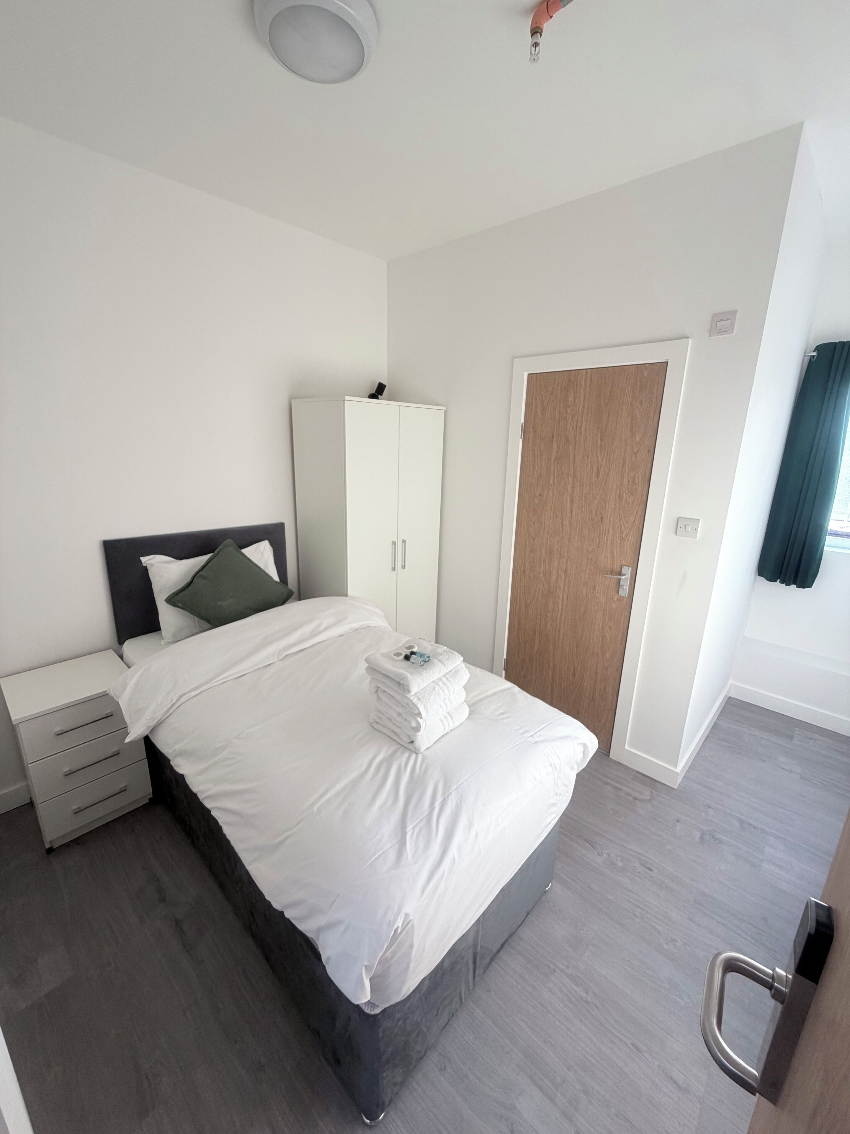 Deluxe Single Room | Desk, laptop workspace, iron/ironing board, free WiFi