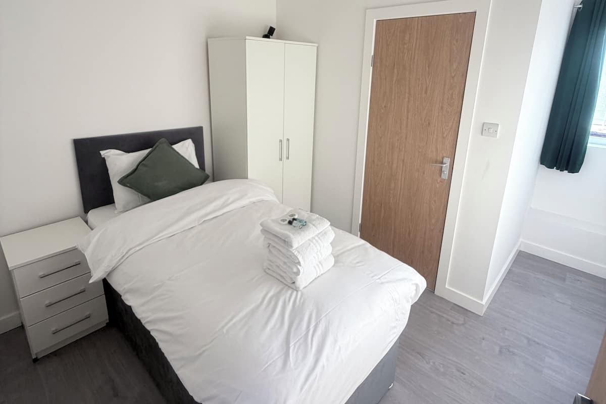 Desk, laptop workspace, iron/ironing board (on request), free WiFi