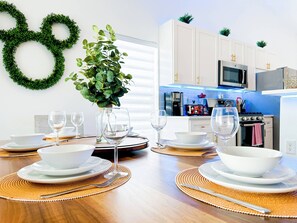 Fridge, microwave, oven, stovetop - Themed Home in amazing Resort Near Disney 215201! (Kissimmee)