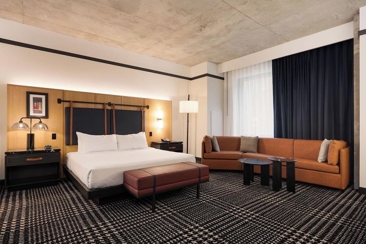 Quarto solteiro premium, 1 cama King | 1 quarto, roupas de cama premium, cofres nos quartos, escrivaninha