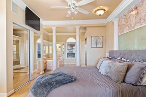 4 bedrooms, iron/ironing board, travel crib, free WiFi - Ellijay Summer Escape | Hot Tub & Pets - Sleeps 15 (Ellijay)