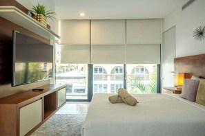 3 habitaciones, tabla de planchar con plancha, wifi y ropa de cama 