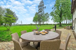 Buiten dineren