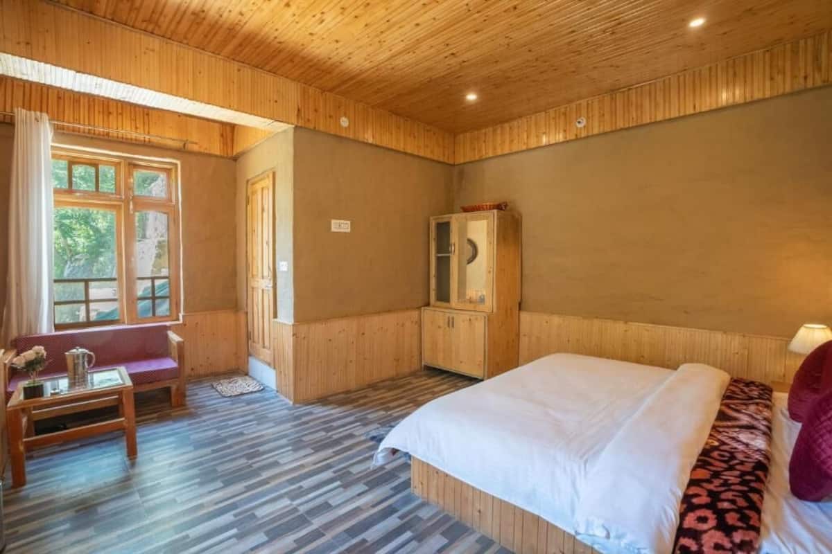 GREAT HIMALAYAN MUD COTTAGE | Bed sheets