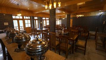 Daily buffet breakfast for a fee