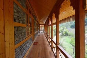 Balcony view - Tirthan Village Resort (Banjar)