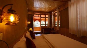 TIRTHAN ROYAL SUITE | Bed sheets