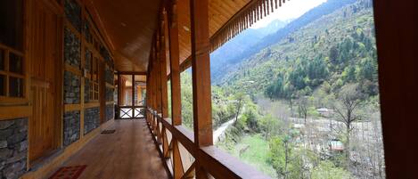 GREAT HIMALAYAN MUD COTTAGE | Balcony view