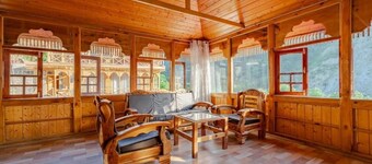 Tirthan Village Resort