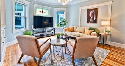 Renovated Retreat /Near JFK station