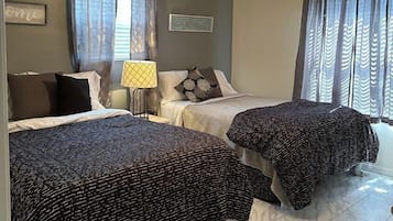2 chambres, fer et planche à repasser, Wi-Fi gratuit, draps fournis